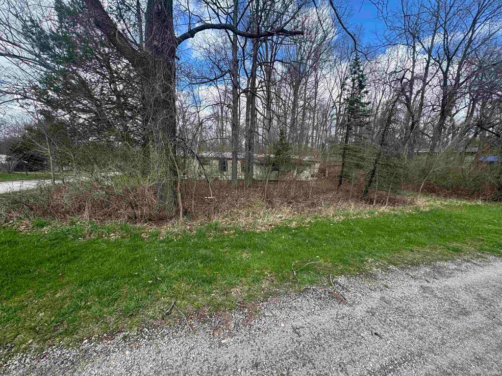 Photo of 1105 S 420 W Road, Angola, IN 46703 (MLS # 202611805)