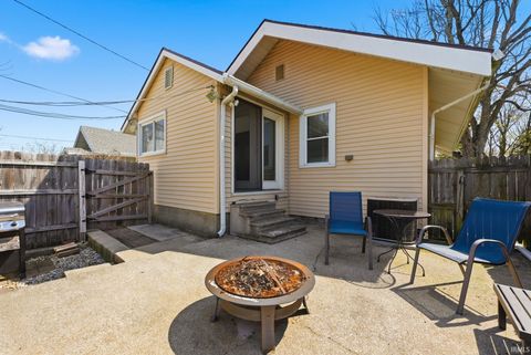 Tiny photo for 1235 Charlotte Avenue, Fort Wayne, IN 46805 (MLS # 202612154)