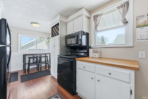 Tiny photo for 1235 Charlotte Avenue, Fort Wayne, IN 46805 (MLS # 202612154)