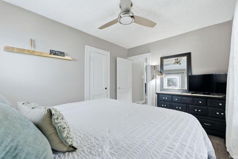 Tiny photo for 1235 Charlotte Avenue, Fort Wayne, IN 46805 (MLS # 202612154)