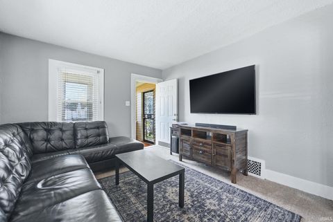 Tiny photo for 1235 Charlotte Avenue, Fort Wayne, IN 46805 (MLS # 202612154)