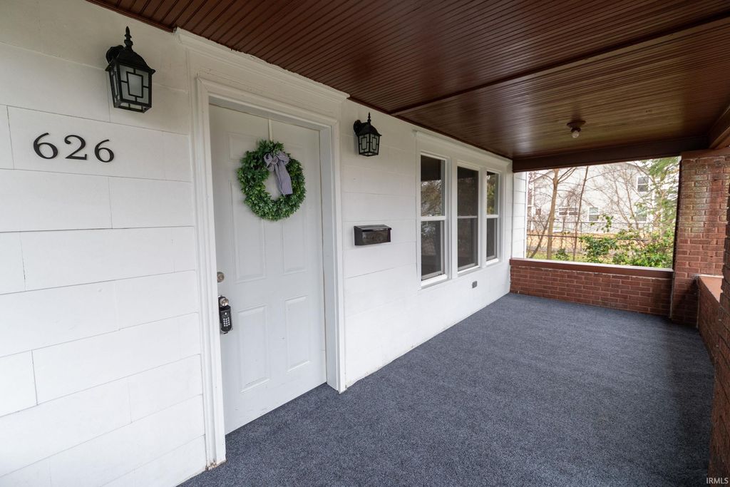 Photo of 626 E Dubail Avenue, South Bend, IN 46613 (MLS # 202611215)