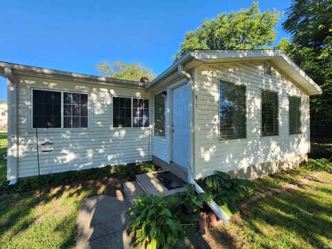 Photo of 811 N Market Street, Winamac, IN 46996 (MLS # 202635231)