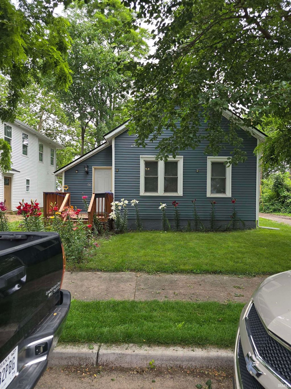 Photo of 414 N Arthur Street, South Bend, IN 46617 (MLS # 202625977)
