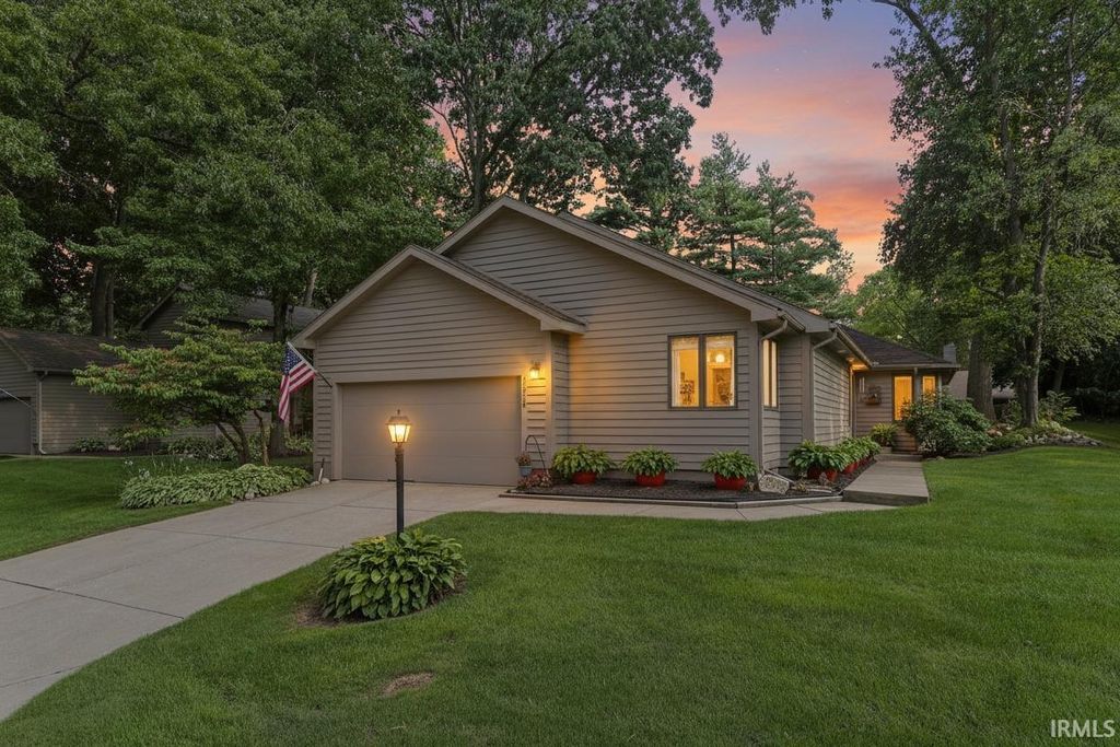 Photo of 17938 Sable Ridge Drive, South Bend, IN 46635 (MLS # 202629573)