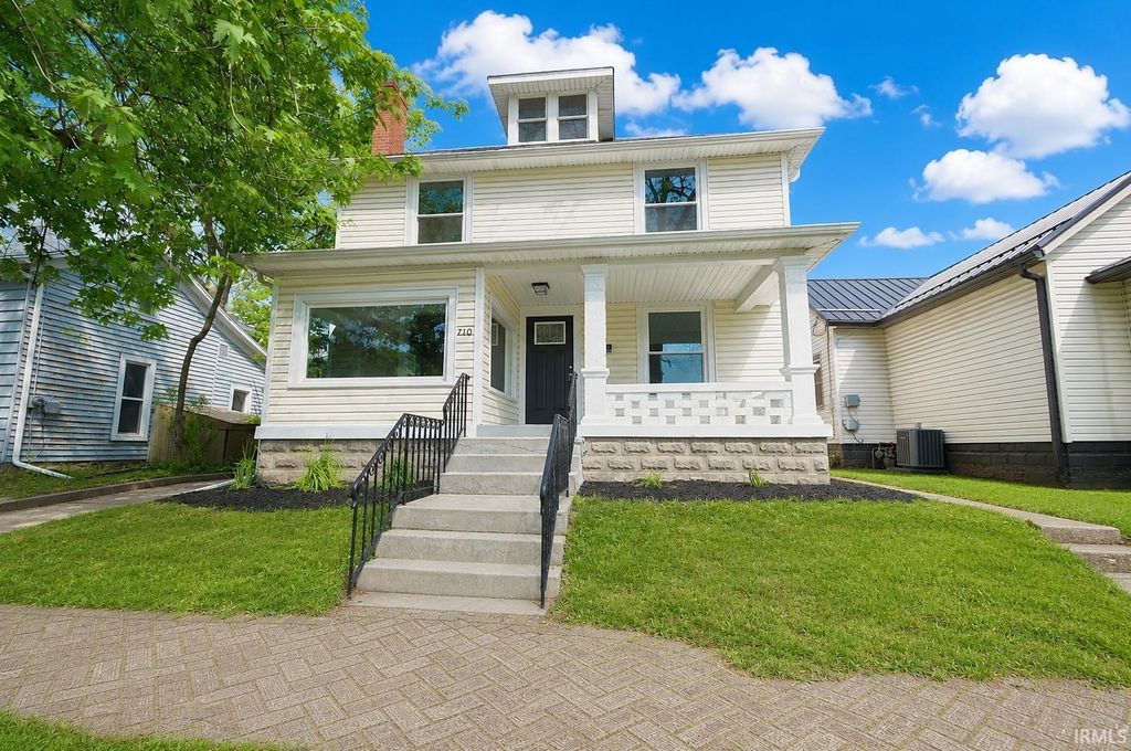Photo of 710 W Park Drive, Huntington, IN 46750 (MLS # 202619148)