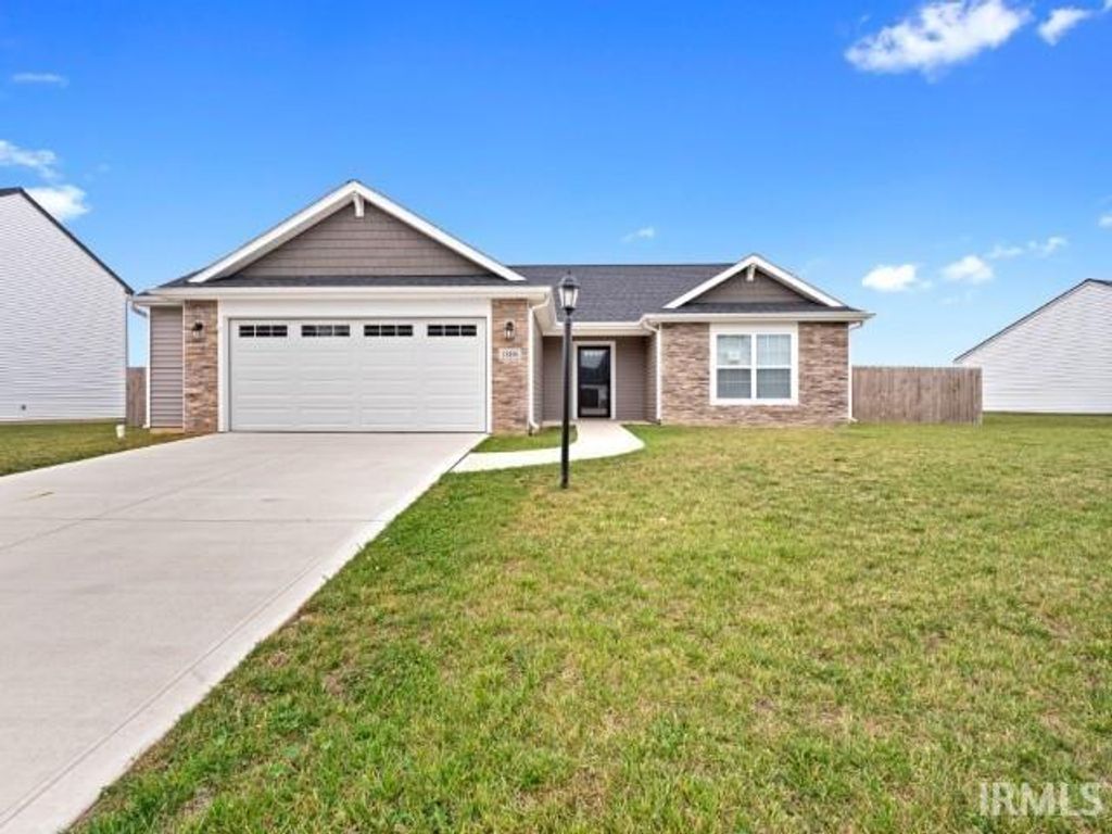 Photo of 1808 Waynedale Drive, Garrett, IN 46738 (MLS # 202605772)