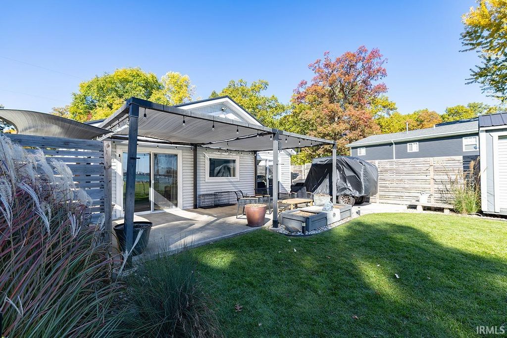 Photo of 50938 N Shore Drive, Elkhart, IN 46514 (MLS # 202543727)