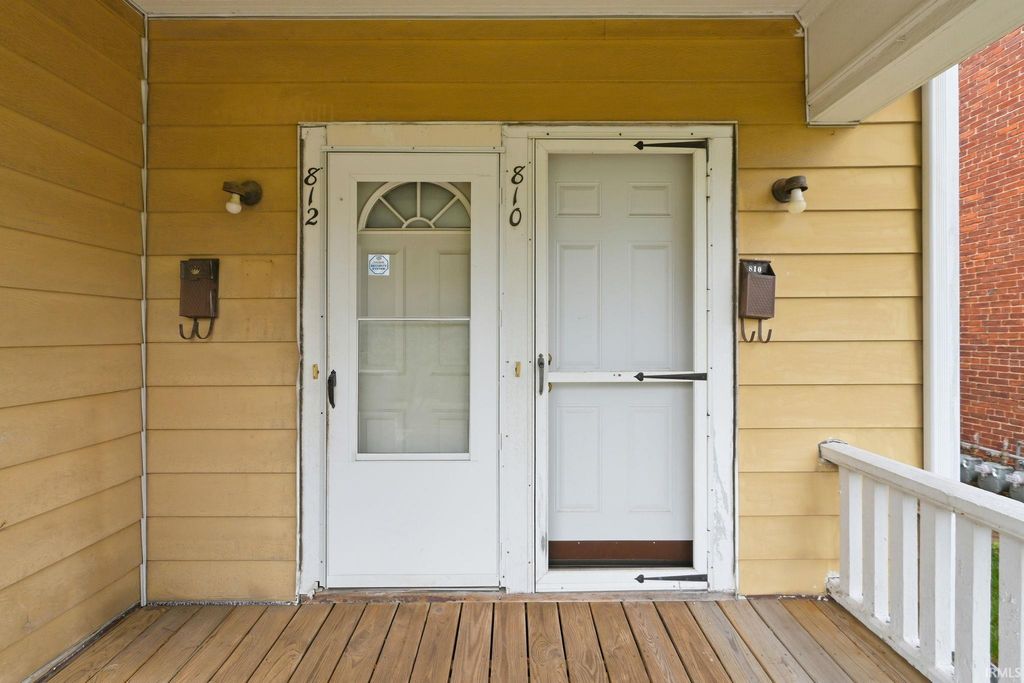 Photo of 812 W Creighton Avenue, Fort Wayne, IN 46807 (MLS # 202613738)