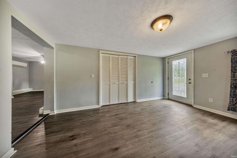 Tiny photo for 1701 Boulevard Place, Princeton, IN 47670 (MLS # 202616701)