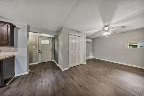 Tiny photo for 1701 Boulevard Place, Princeton, IN 47670 (MLS # 202616701)