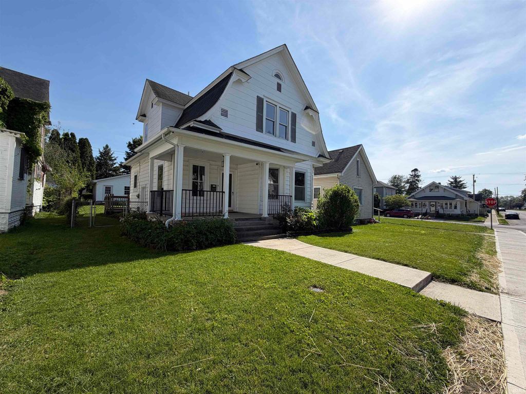 Photo of 815 W 1st Street, Marion, IN 46952 (MLS # 202618873)