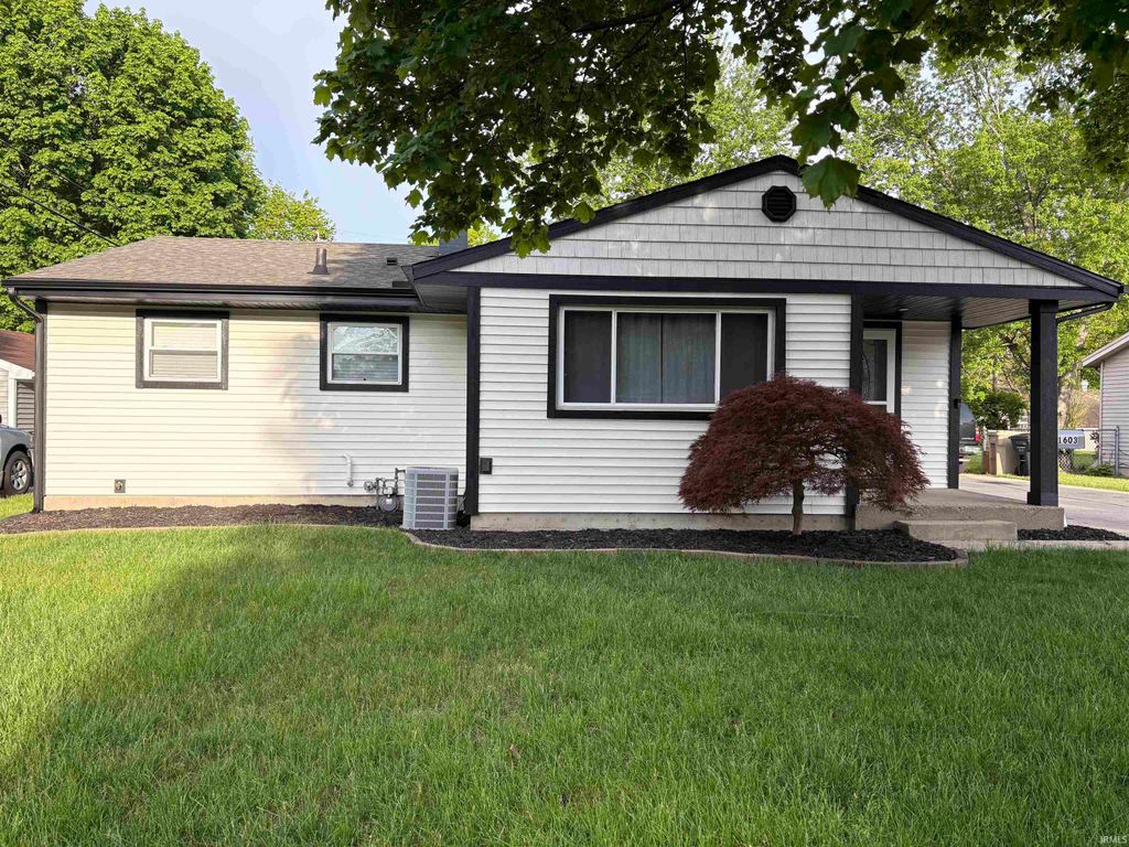 Photo of 1603 Crestwood Boulevard, South Bend, IN 46635 (MLS # 202617171)