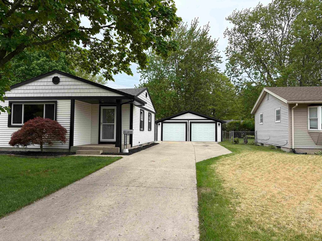 Photo of 1603 Crestwood Boulevard, South Bend, IN 46635 (MLS # 202617171)