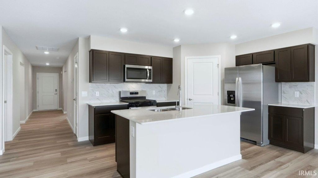 Photo of 1014 Butler Lake Court, Fort Wayne, IN 46818 (MLS # 202536525)