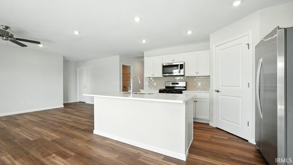 Photo of 1014 Butler Lake Court, Fort Wayne, IN 46818 (MLS # 202536525)