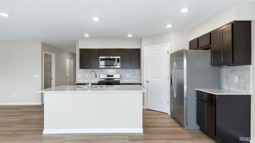 Photo of 1014 Butler Lake Court, Fort Wayne, IN 46818 (MLS # 202536525)