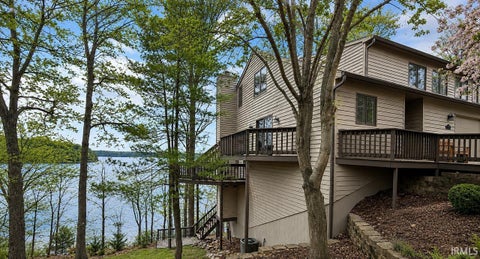 Photo of 2072 E Waters Edge Drive #15, Bloomington, IN 47401 (MLS # 202635940)