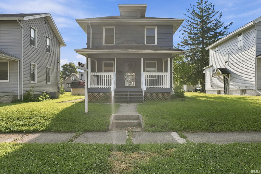 Photo of 3009 Holton Avenue, Fort Wayne, IN 46806 (MLS # 202626994)