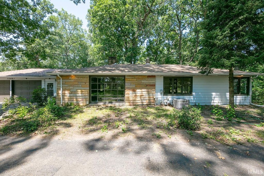 Photo of 10461 Glenwood Avenue, Osceola, IN 46561 (MLS # 202602974)