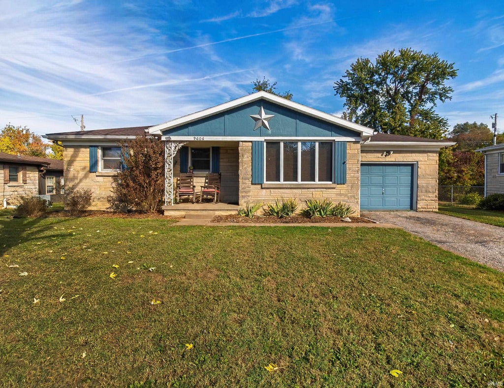 Photo of 9606 Manor Lane, Mount Vernon, IN 47620 (MLS # 202644895)
