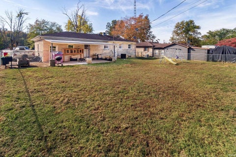 Tiny photo for 9606 Manor Lane, Mount Vernon, IN 47620 (MLS # 202644895)