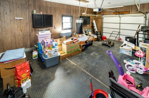 Tiny photo for 9606 Manor Lane, Mount Vernon, IN 47620 (MLS # 202644895)