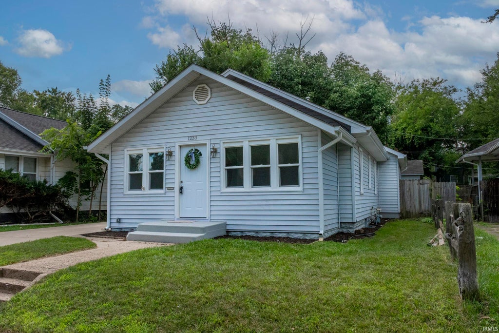 Photo of 1233 Wilber Street, South Bend, IN 46628 (MLS # 202632437)