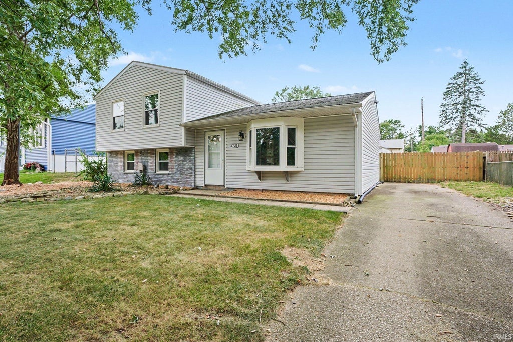 Photo of 3721 Riverside Drive, South Bend, IN 46628 (MLS # 202637683)
