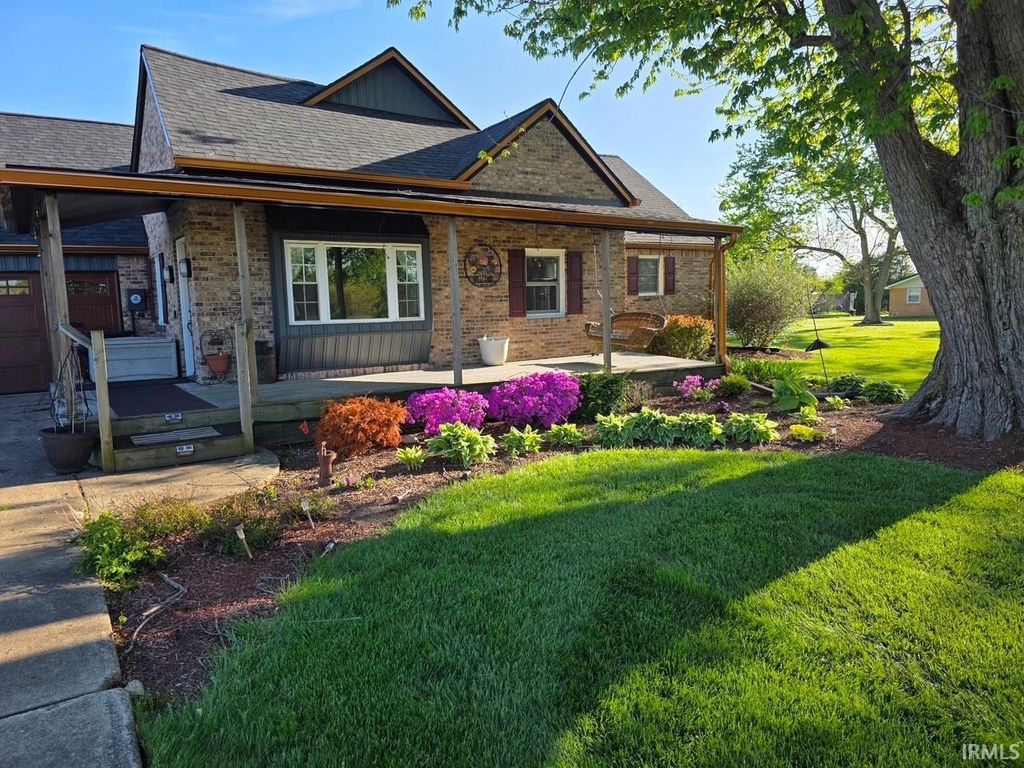 Photo of 757 E 1000 NORTH, Alexandria, IN 46001 (MLS # 202617584)