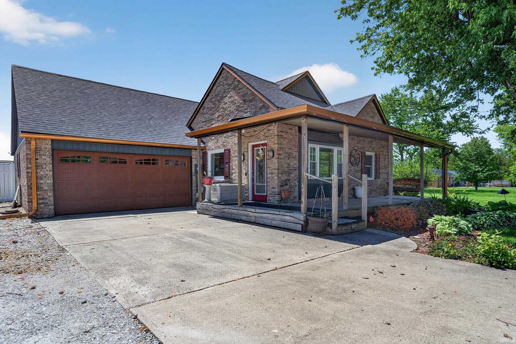 Photo of 757 E 1000 NORTH, Alexandria, IN 46001 (MLS # 202617584)