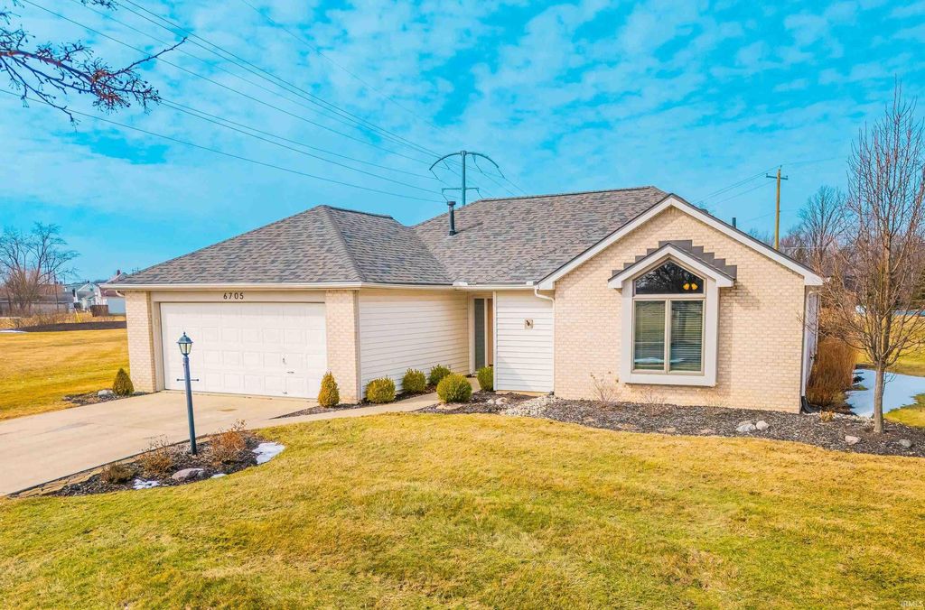 Photo of 6705 Creekwood Lane, Fort Wayne, IN 46835 (MLS # 202605006)