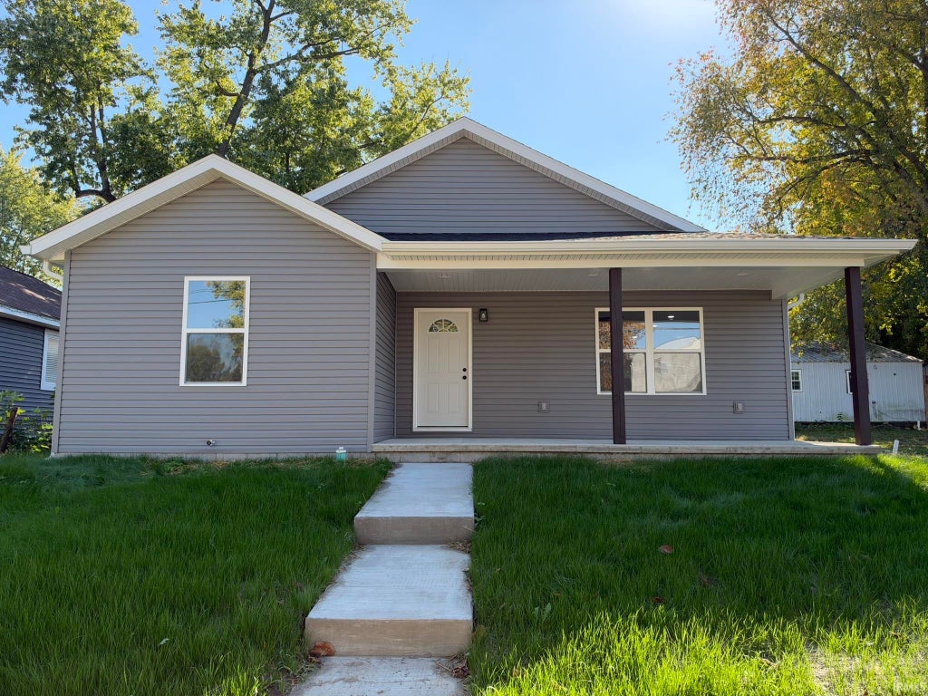 Photo of 621 W Walnut Street, Washington, IN 47501 (MLS # 202644113)