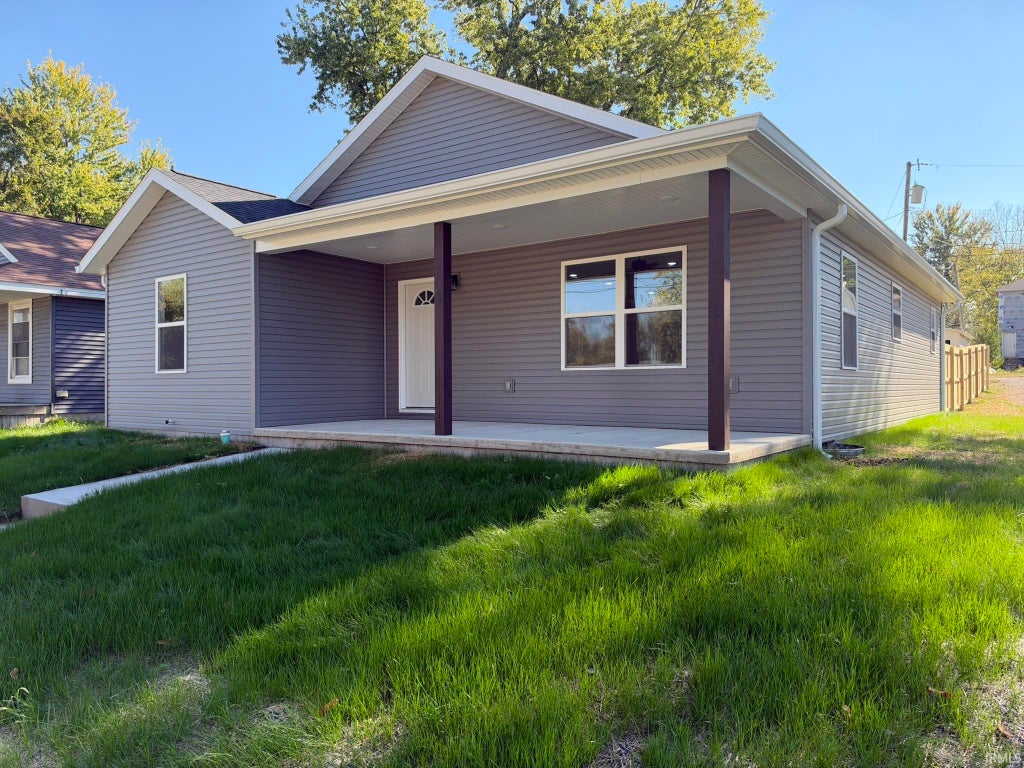Photo of 621 W Walnut Street, Washington, IN 47501 (MLS # 202644113)