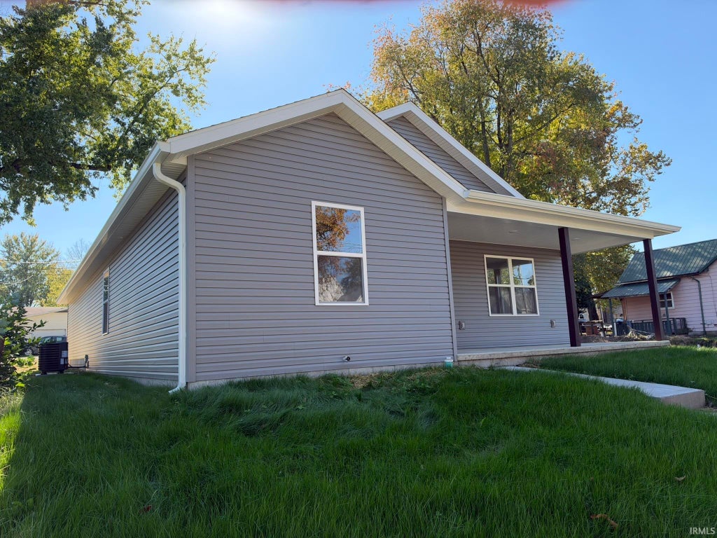 Photo of 621 W Walnut Street, Washington, IN 47501 (MLS # 202644113)