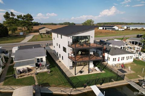 Tiny photo for 2415 Barrett Road, Rochester, IN 46975 (MLS # 202540208)