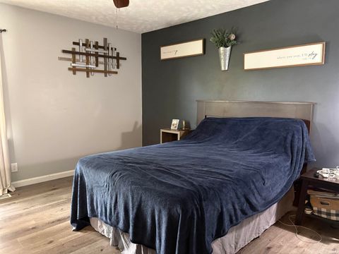 Tiny photo for 5855 Westchester Drive, Newburgh, IN 47630 (MLS # 202612273)