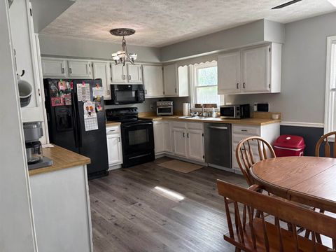 Tiny photo for 5855 Westchester Drive, Newburgh, IN 47630 (MLS # 202612273)