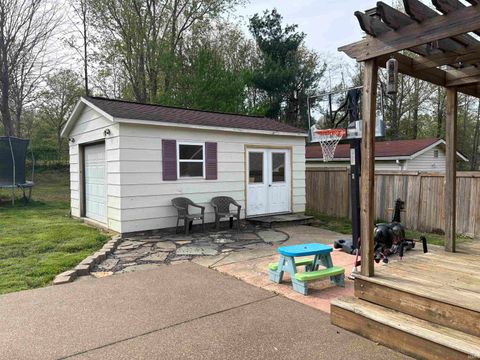 Tiny photo for 5855 Westchester Drive, Newburgh, IN 47630 (MLS # 202612273)