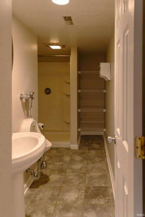 Tiny photo for 911 W Winding Way Street, Bloomington, IN 47404 (MLS # 202613046)