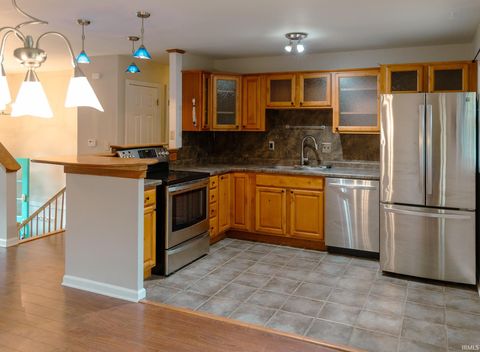 Tiny photo for 911 W Winding Way Street, Bloomington, IN 47404 (MLS # 202613046)