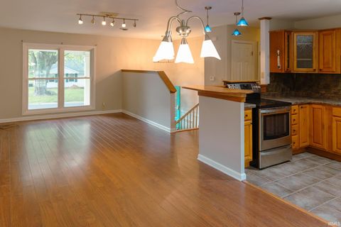 Tiny photo for 911 W Winding Way Street, Bloomington, IN 47404 (MLS # 202613046)