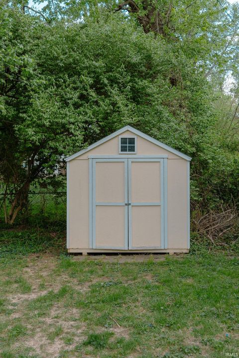 Tiny photo for 911 W Winding Way Street, Bloomington, IN 47404 (MLS # 202613046)