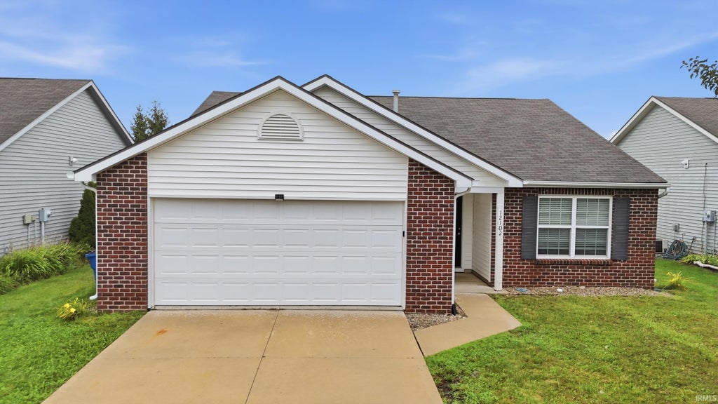 Photo of 12102 Shearwater Run, Fort Wayne, IN 46845 (MLS # 202635256)