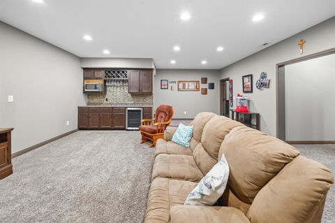Tiny photo for 869 Commodores Cir Circle, Lafayette, IN 47909 (MLS # 202618166)