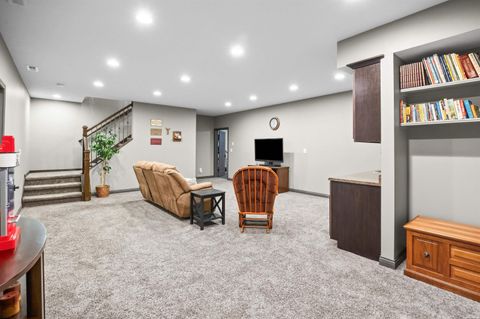Tiny photo for 869 Commodores Cir Circle, Lafayette, IN 47909 (MLS # 202618166)