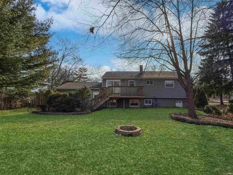 Tiny photo for 220 Sharon Road, West Lafayette, IN 47906 (MLS # 202603521)