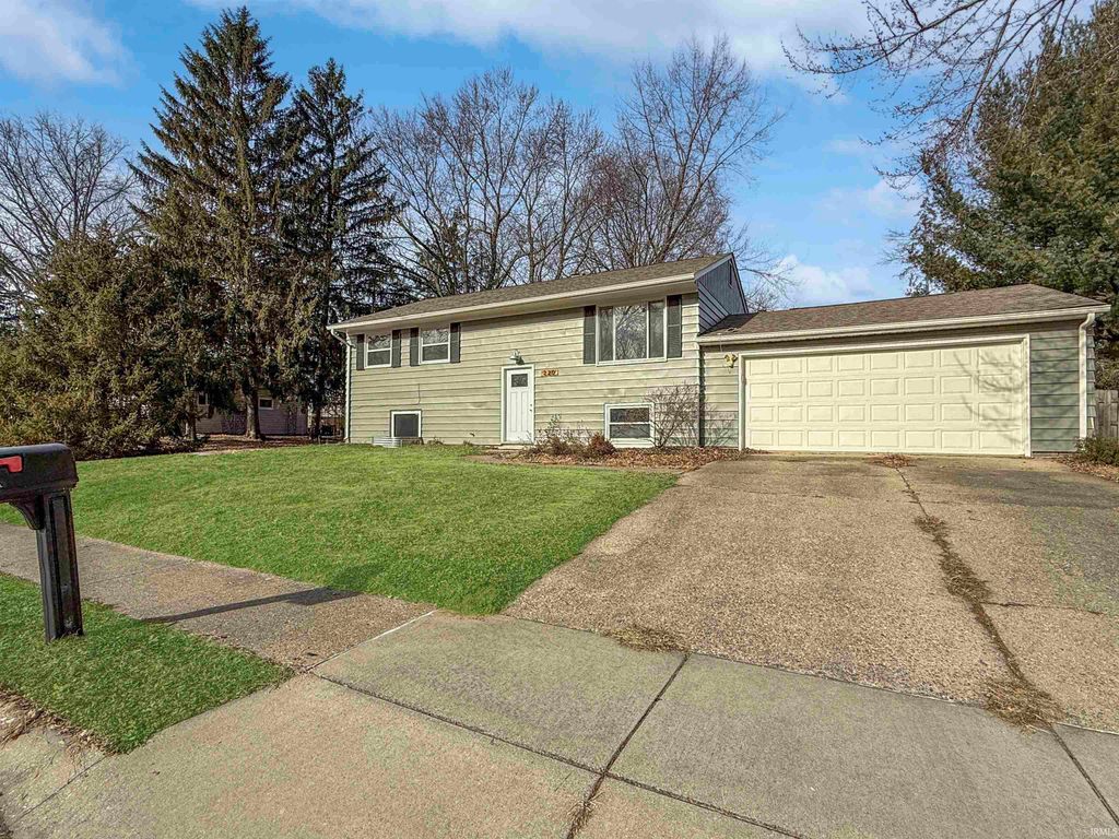 Photo of 220 Sharon Road, West Lafayette, IN 47906 (MLS # 202603521)