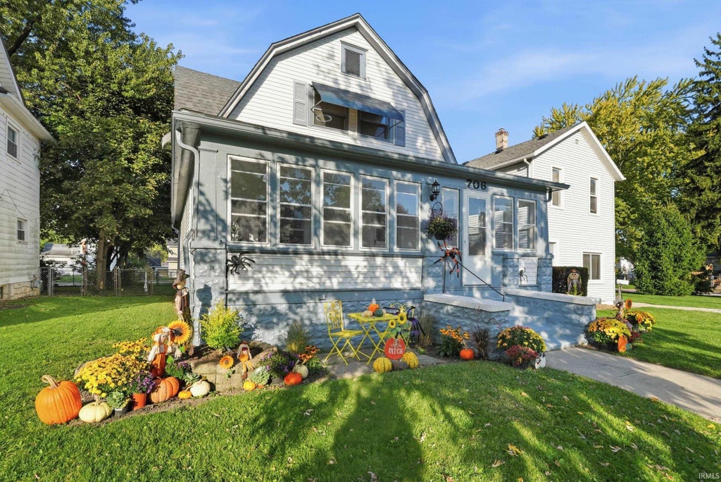 Photo of 706 S Cowen Street, Garrett, IN 46738 (MLS # 202642786)