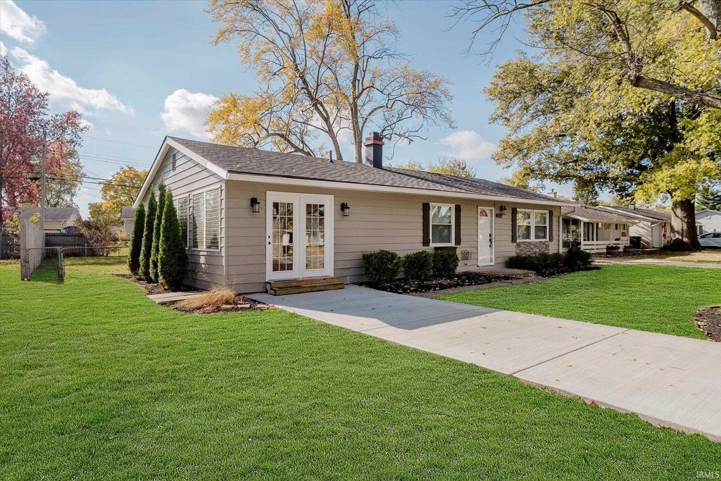 Photo of 2011 W Sheffield Drive, Muncie, IN 47304 (MLS # 202544584)